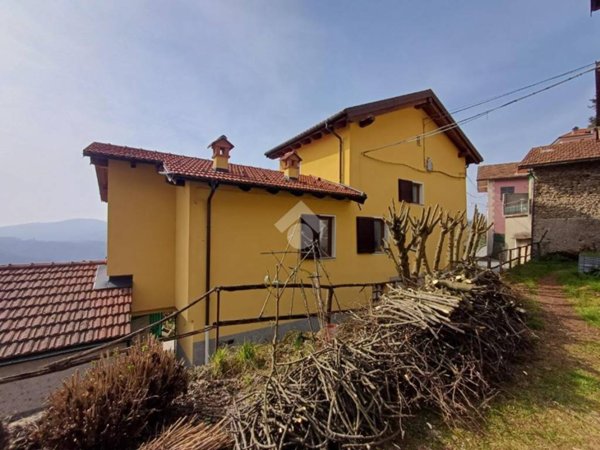 casa indipendente in vendita a Savignone in zona Isorelle