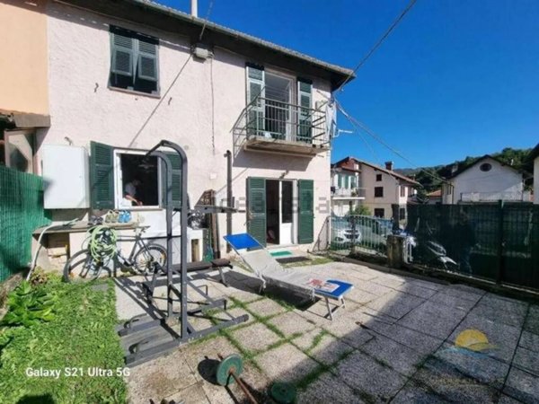 casa indipendente in vendita a Savignone in zona Isorelle