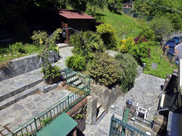 casa indipendente in vendita a Savignone in zona Isorelle