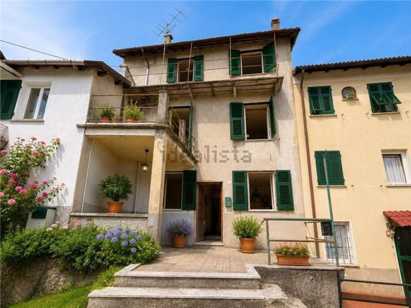 casa indipendente in vendita a Savignone in zona San Bartolomeo