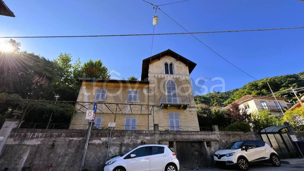 casa indipendente in vendita a Savignone in zona Isorelle