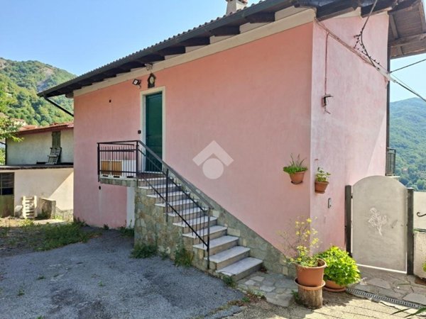 appartamento in vendita a Savignone in zona Isorelle