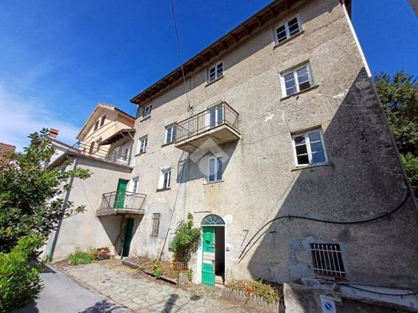 casa semindipendente in vendita a Savignone in zona Isorelle