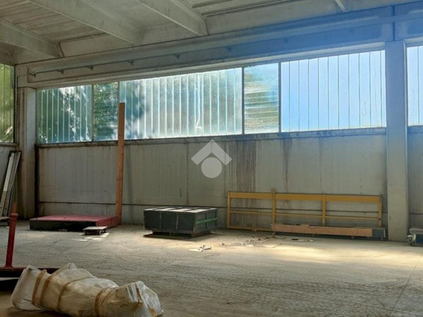 locale di sgombero in vendita a Savignone in zona Isorelle