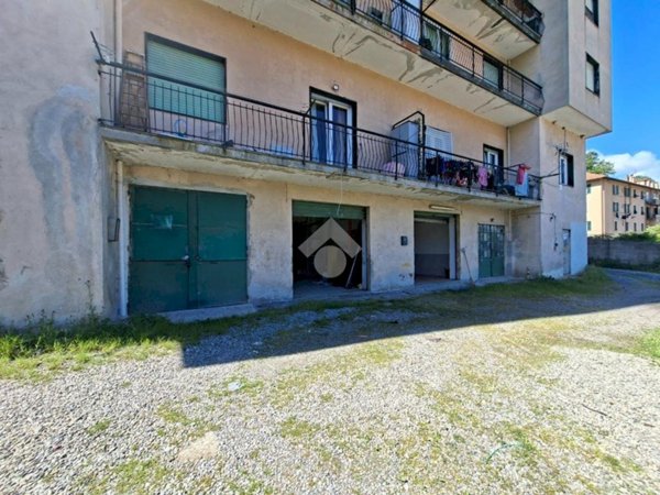 locale di sgombero in vendita a Savignone in zona Isorelle