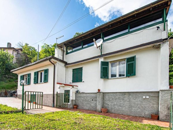 casa indipendente in vendita a Savignone in zona Isorelle