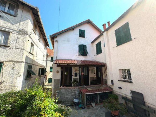 casa indipendente in vendita a Serra Riccò in zona Pedemonte