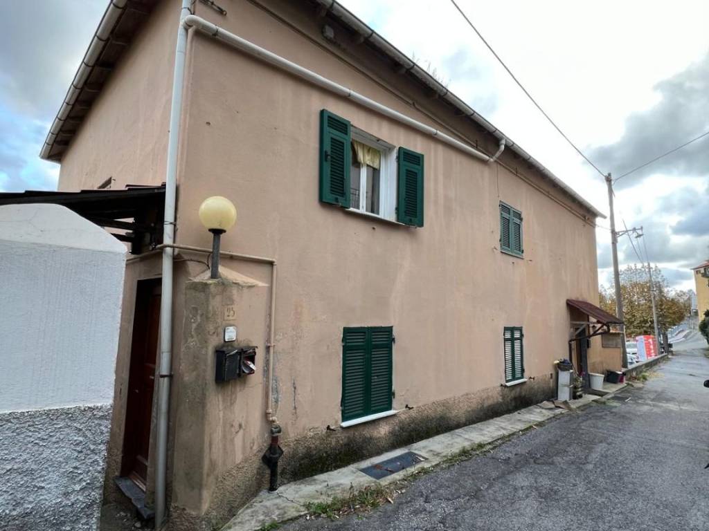 appartamento in vendita a Serra Riccò in zona Serra