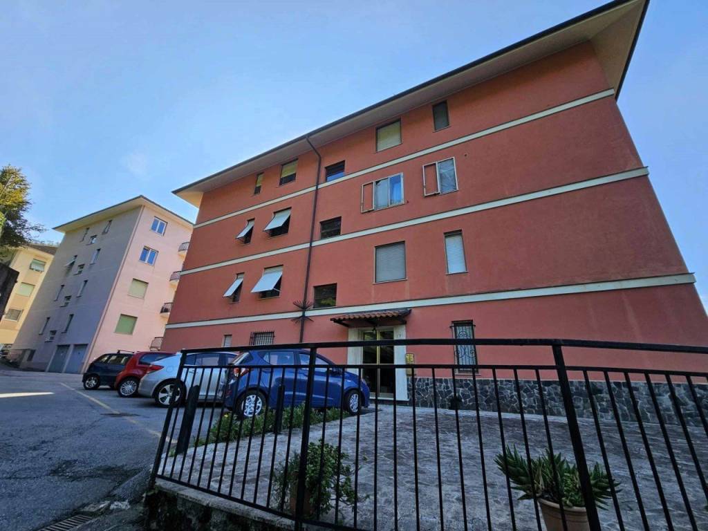 appartamento in vendita a Serra Riccò in zona Serra