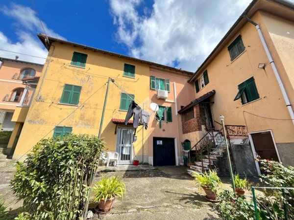 casa semindipendente in vendita a Serra Riccò in zona Orero