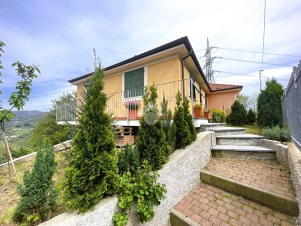 casa indipendente in vendita a Serra Riccò in zona Pedemonte