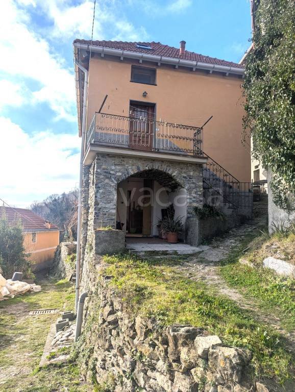 appartamento in vendita a Serra Riccò in zona Serra
