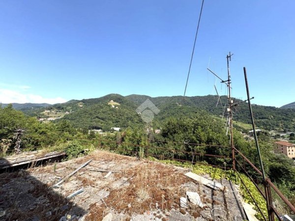 casa indipendente in vendita a Serra Riccò in zona Castagna