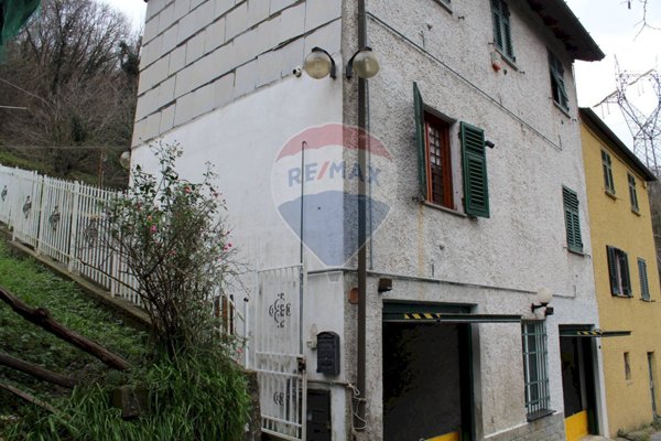 casa semindipendente in vendita a Serra Riccò in zona Serra