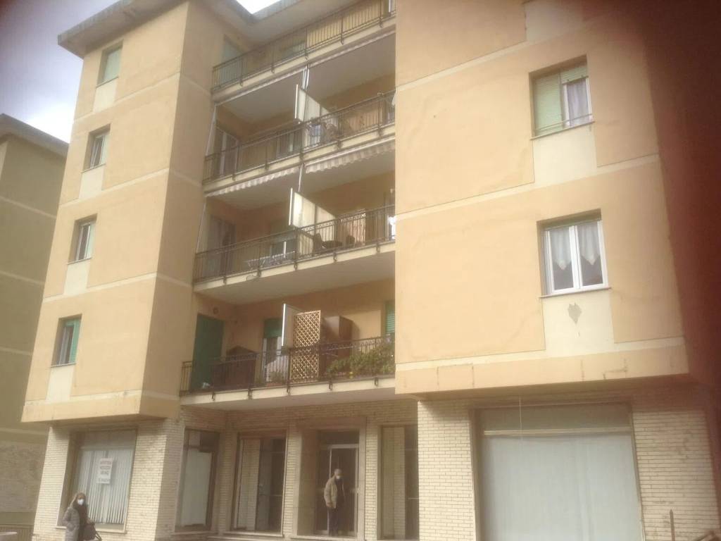 negozio in vendita a Serra Riccò in zona Pedemonte