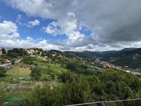 appartamento in vendita a Serra Riccò in zona Pedemonte