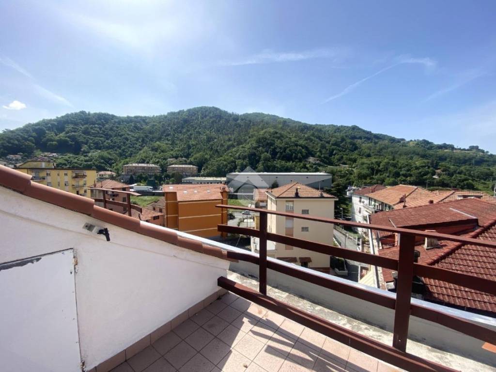appartamento in vendita a Serra Riccò in zona Pedemonte
