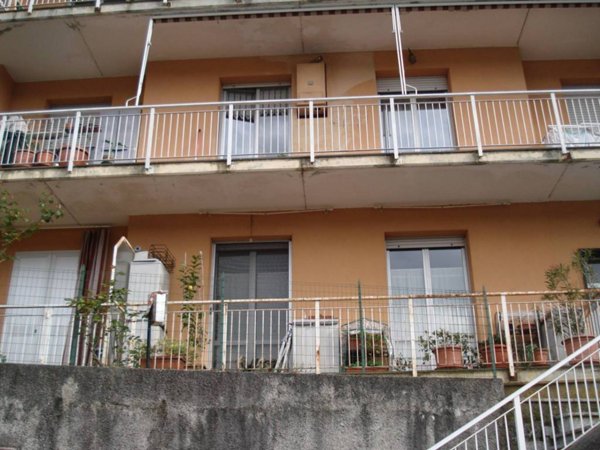 locale di sgombero in vendita a Serra Riccò in zona Pedemonte