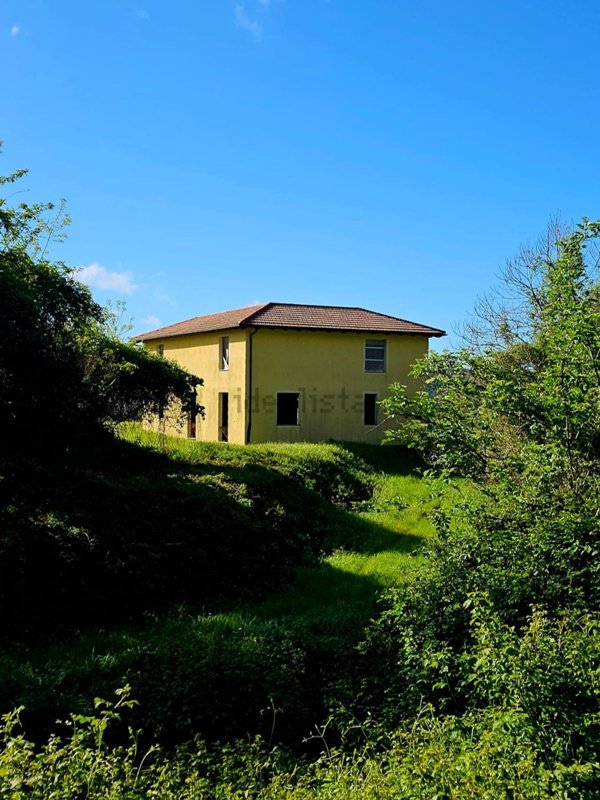casa indipendente in vendita a Serra Riccò in zona Serra