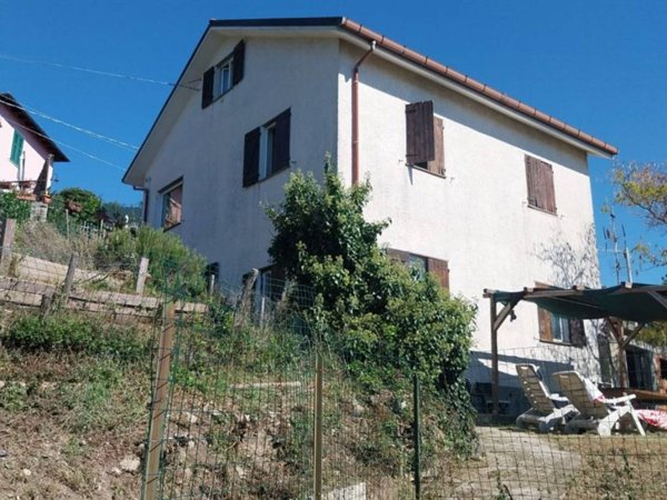 casa indipendente in vendita a Serra Riccò in zona Pedemonte