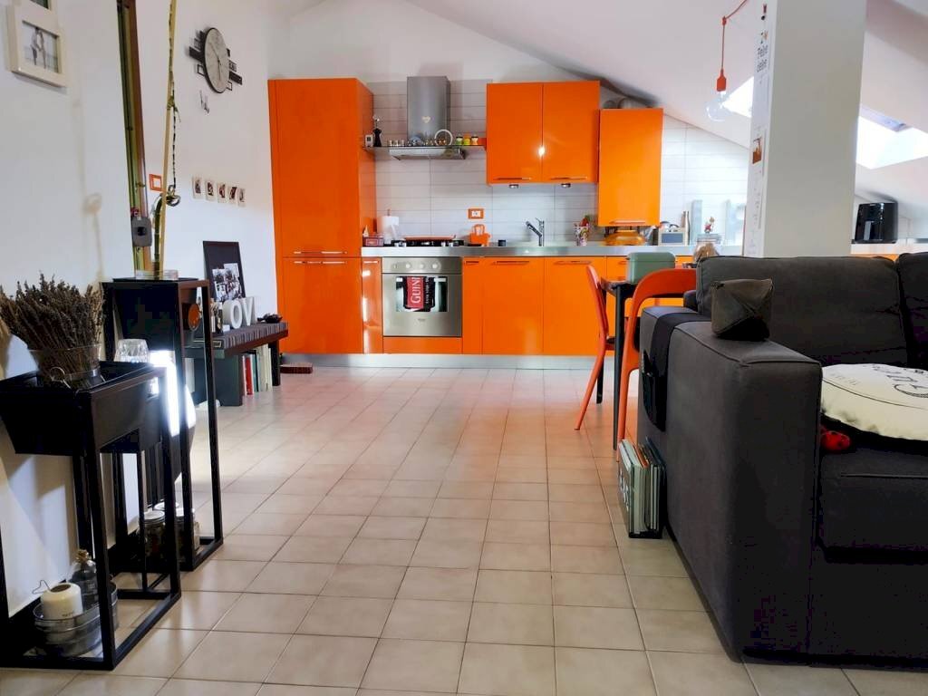 appartamento in vendita a Serra Riccò in zona Pedemonte