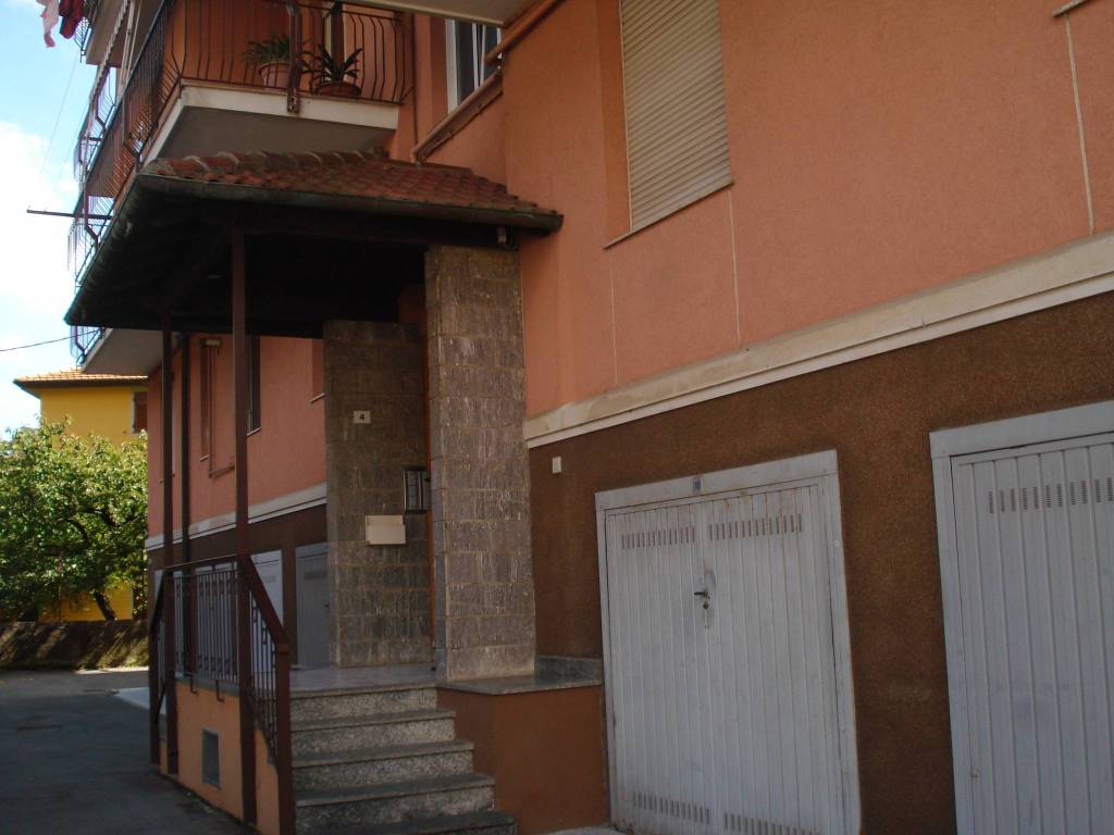 appartamento in vendita a Serra Riccò in zona Pedemonte