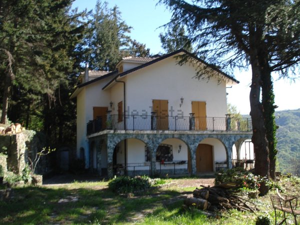 casa indipendente in vendita a Serra Riccò in zona Serra