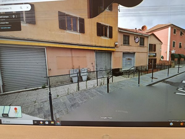 negozio in vendita a Serra Riccò in zona Serra
