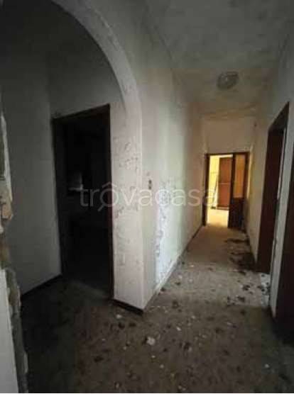 locale commerciale in vendita a Serra Riccò