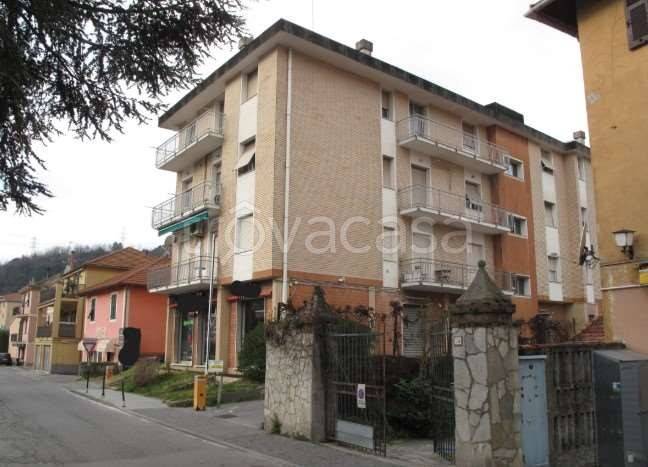 negozio in vendita a Serra Riccò in zona Pedemonte