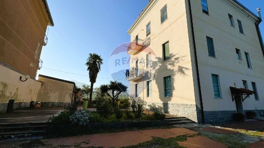 appartamento in vendita a Serra Riccò in zona San Cipriano