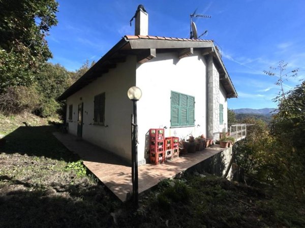 casa indipendente in vendita a Serra Riccò in zona Serra