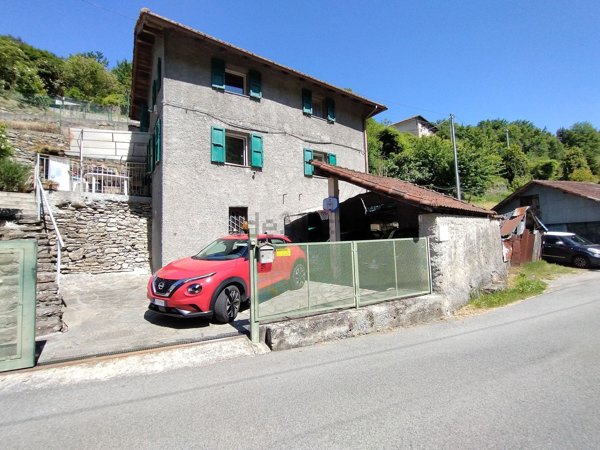 casa indipendente in vendita a Serra Riccò in zona Serra