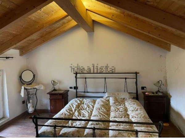 casa indipendente in vendita a Serra Riccò in zona Serra