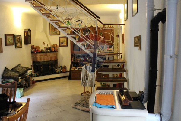 casa semindipendente in vendita a Serra Riccò in zona Serra