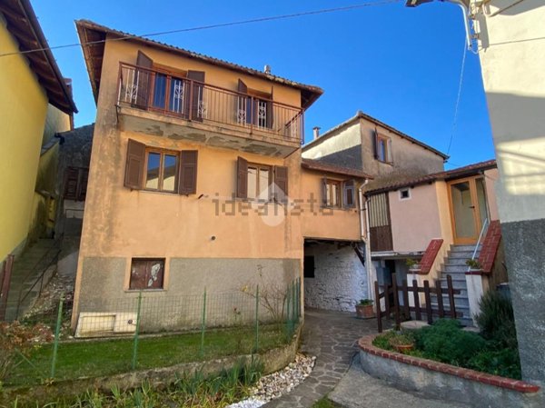 casa indipendente in vendita a Serra Riccò in zona Serra