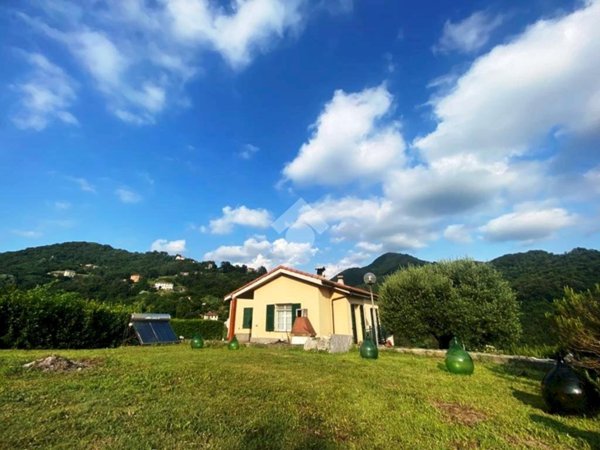 casa indipendente in vendita a Serra Riccò in zona Pedemonte