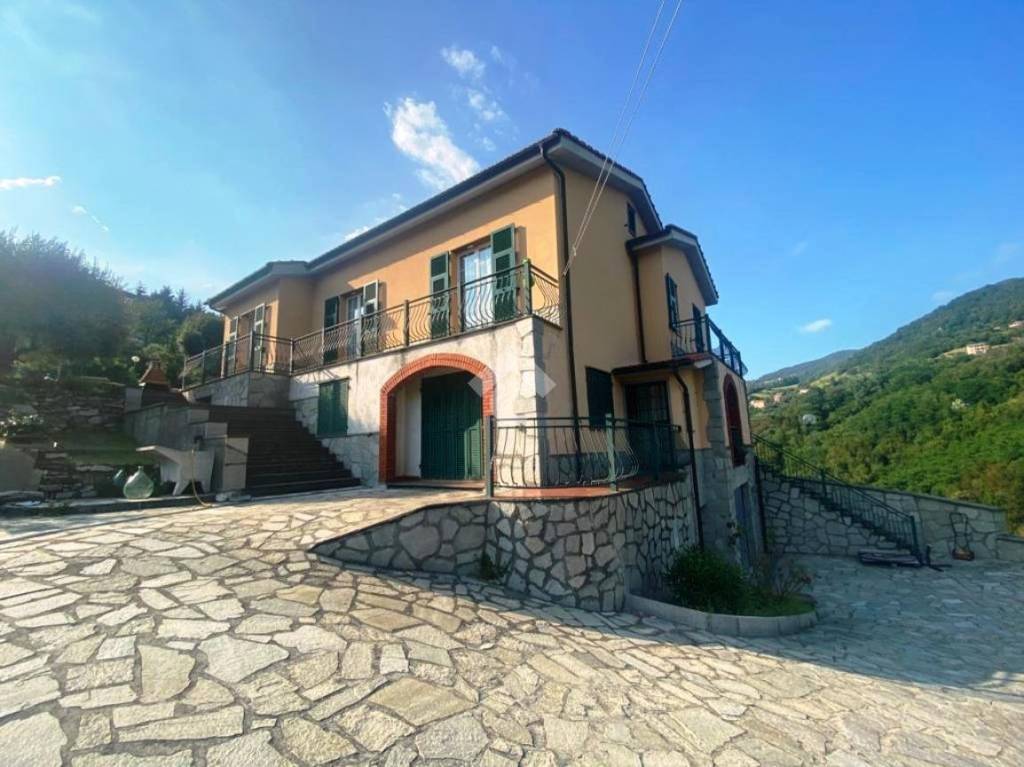 casa indipendente in vendita a Serra Riccò in zona Pedemonte