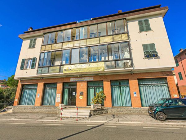 negozio in vendita a Serra Riccò in zona Pedemonte