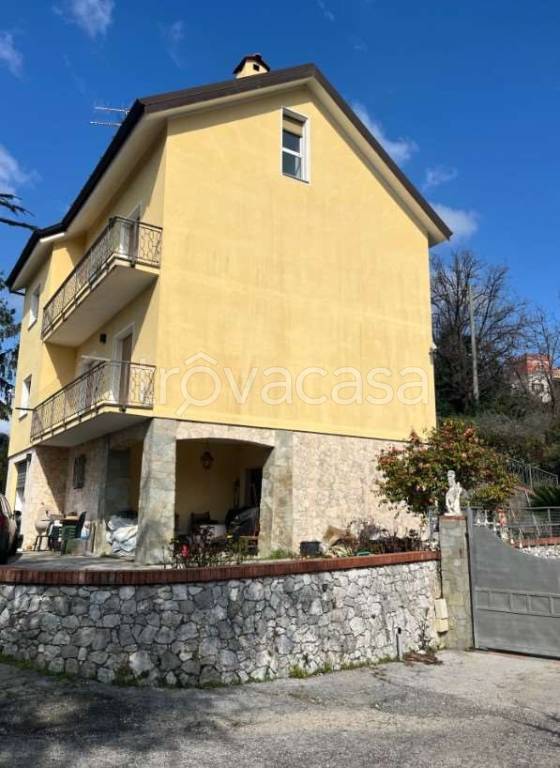 casa indipendente in vendita a Serra Riccò in zona Pedemonte