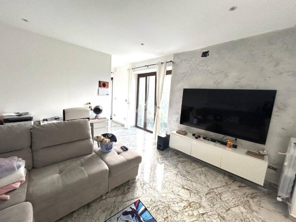 appartamento in vendita a Serra Riccò in zona Pedemonte