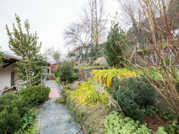 casa indipendente in vendita a Serra Riccò in zona Prelo