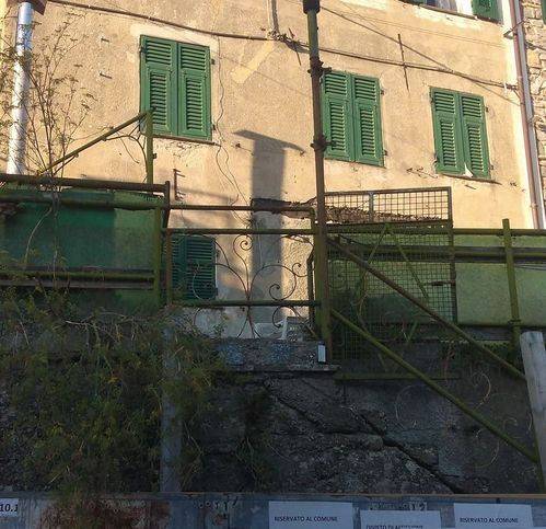 casa indipendente in vendita a Serra Riccò in zona Serra