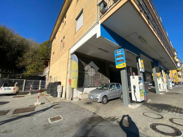 negozio in vendita a Serra Riccò in zona Pedemonte