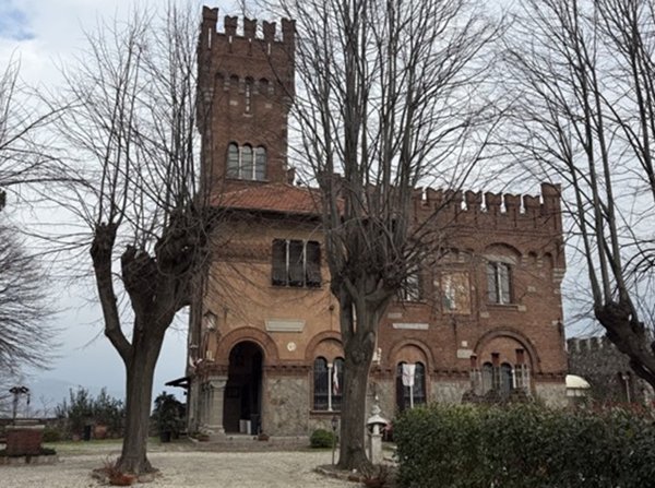 villa in vendita a Serra Riccò in zona Serra