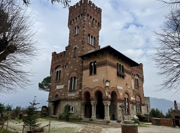 villa in vendita a Serra Riccò in zona Serra