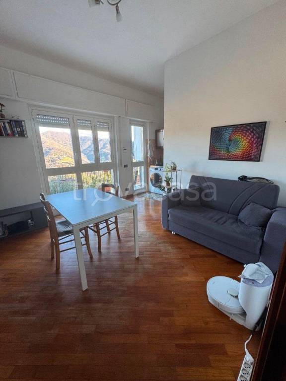 appartamento in vendita a Serra Riccò in zona Pedemonte