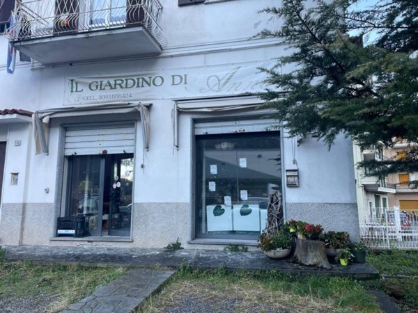 negozio in vendita a Serra Riccò in zona Pedemonte
