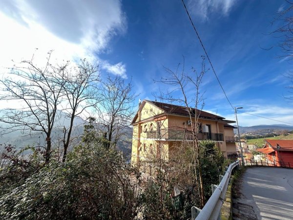 appartamento in vendita a Serra Riccò in zona San Cipriano