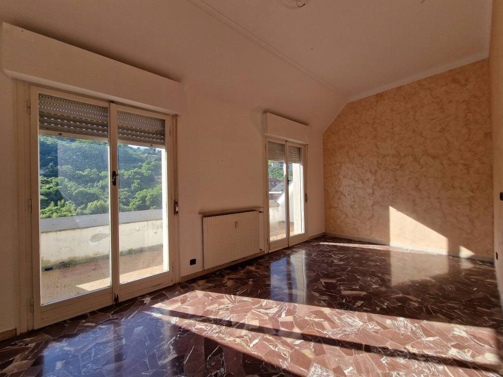 appartamento in vendita a Serra Riccò in zona Pedemonte